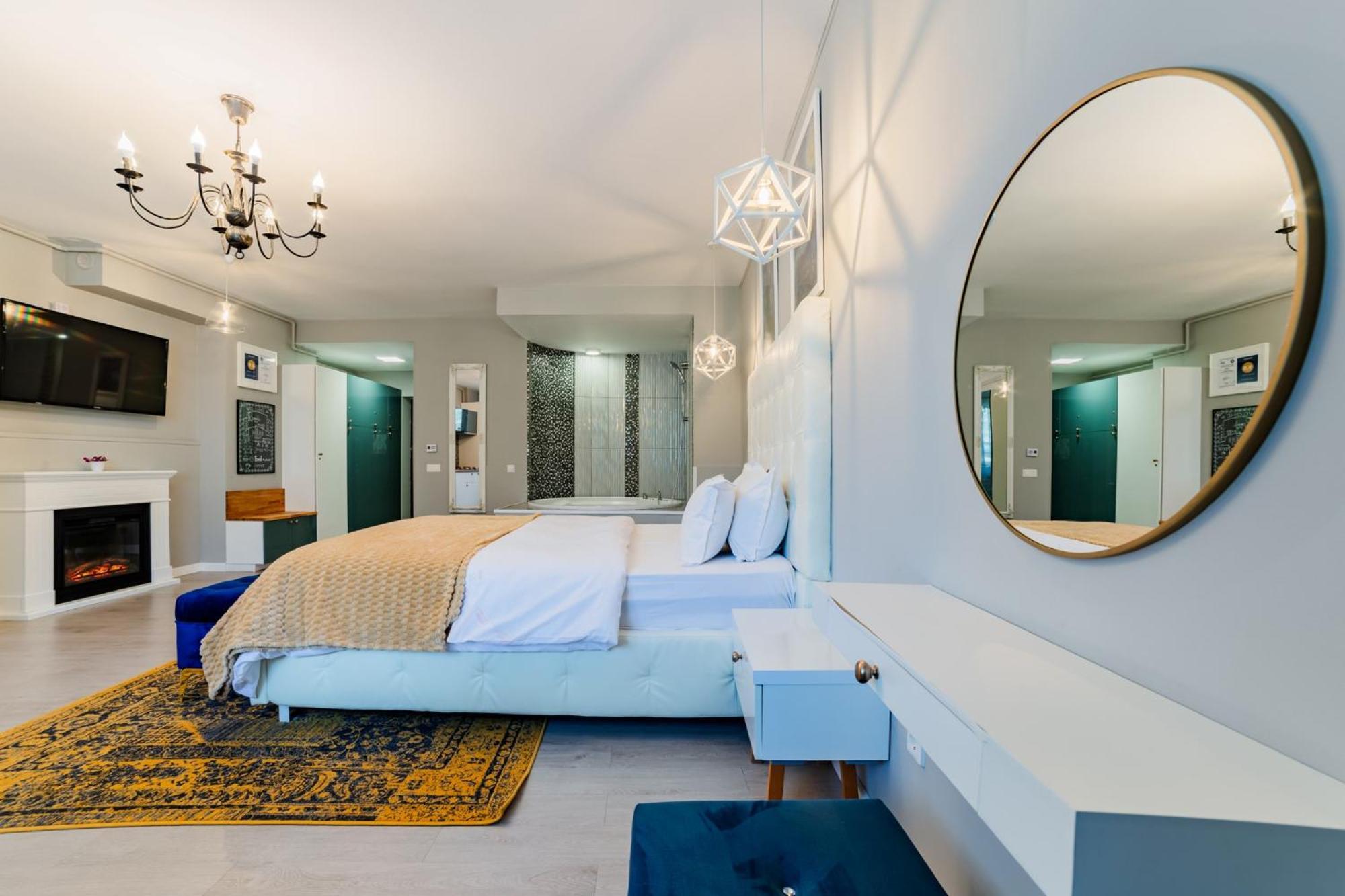 Romantic Jacuzzi Luxury Apartment Sinaia Kültér fotó